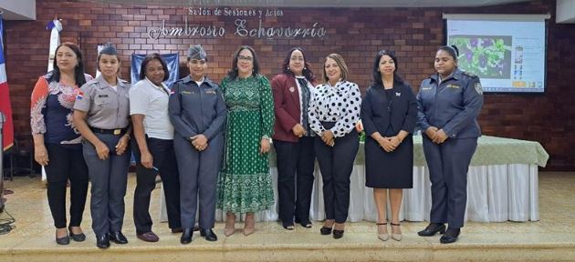 Coordinadora de la Subcomisión de Género de Montecristi participa en conferencia “Relaciones Saludables” en Conmemoración del 25 de noviembre. 